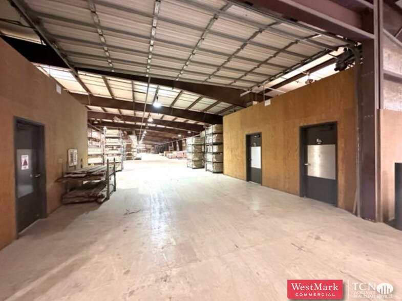 More Photos Of 2002 N Avenue N, Lubbock Manufacturing For Lease