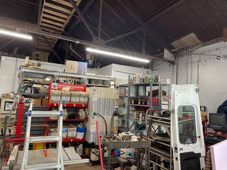 More Photos Of 1427-1431 Valley Dr, Syracuse Warehouse For Sale