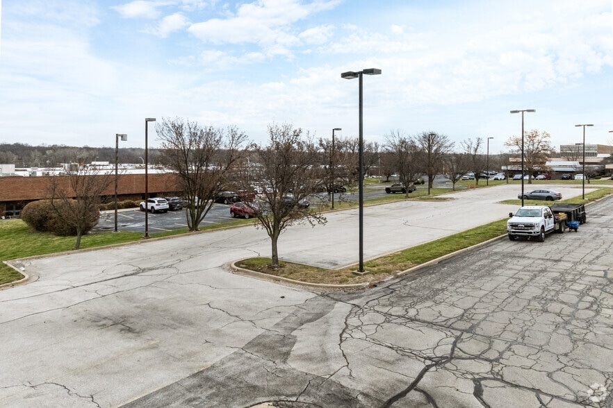 More Photos Of 10553 Metcalf Ave, Overland Park Land For Lease