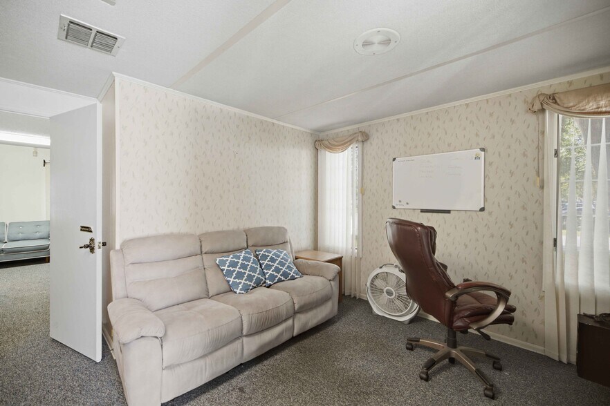 More Photos Of 1112 NE 36th Ave, Ocala Office For Sale