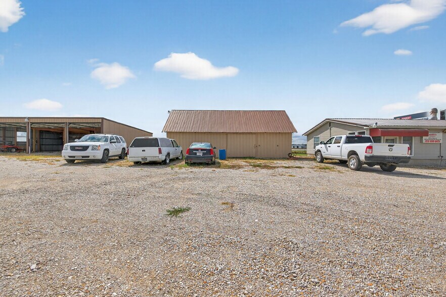 More Photos Of 338 Booneslick Rd, New Florence Industrial For Sale