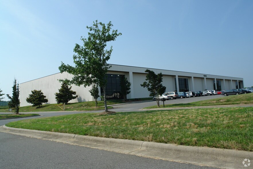 More Photos Of 1310 Airport Blvd, Monroe Warehouse For Lease