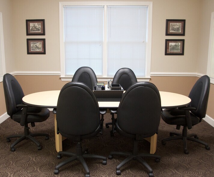 More Photos Of 533 Johnson Ferry Rd, Marietta Medical For Lease