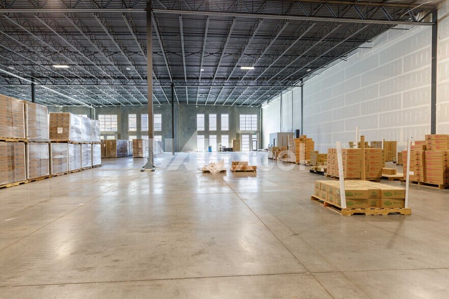 More Photos Of 1261 S 650 W, Farmington Distribution For Lease
