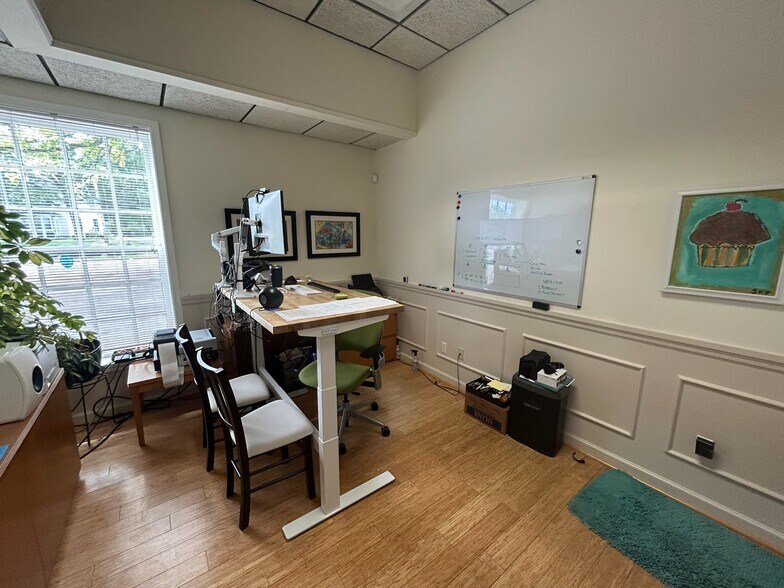 More Photos Of 614 Wooster Pike, Terrace Park Storefront Retail Office For Lease