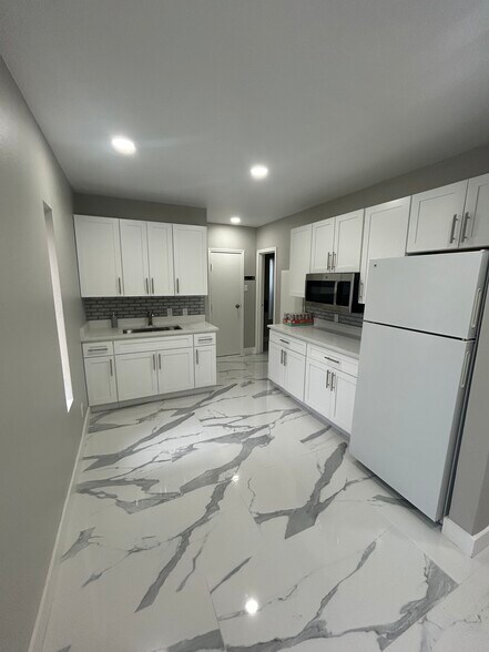 More Photos Of 1721-1725 E Southlake Blvd, Southlake Unknown For Lease