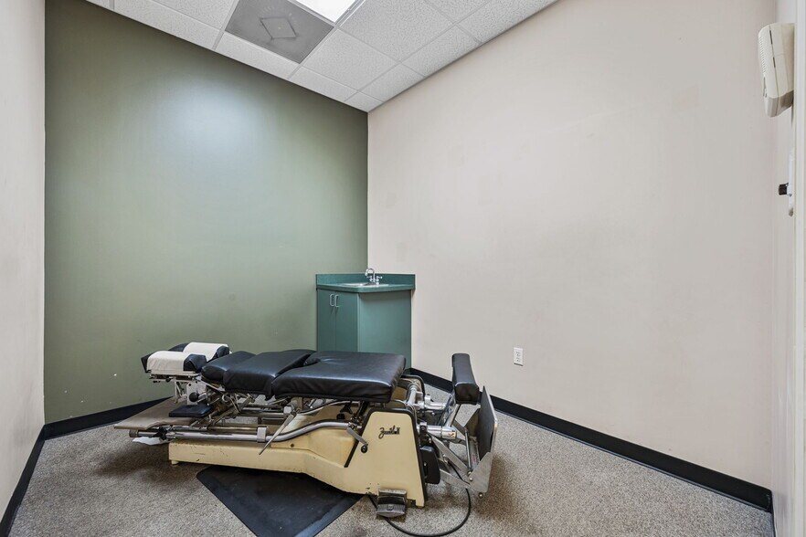 More Photos Of 14522 University Point Pl, Tampa Medical For Sale