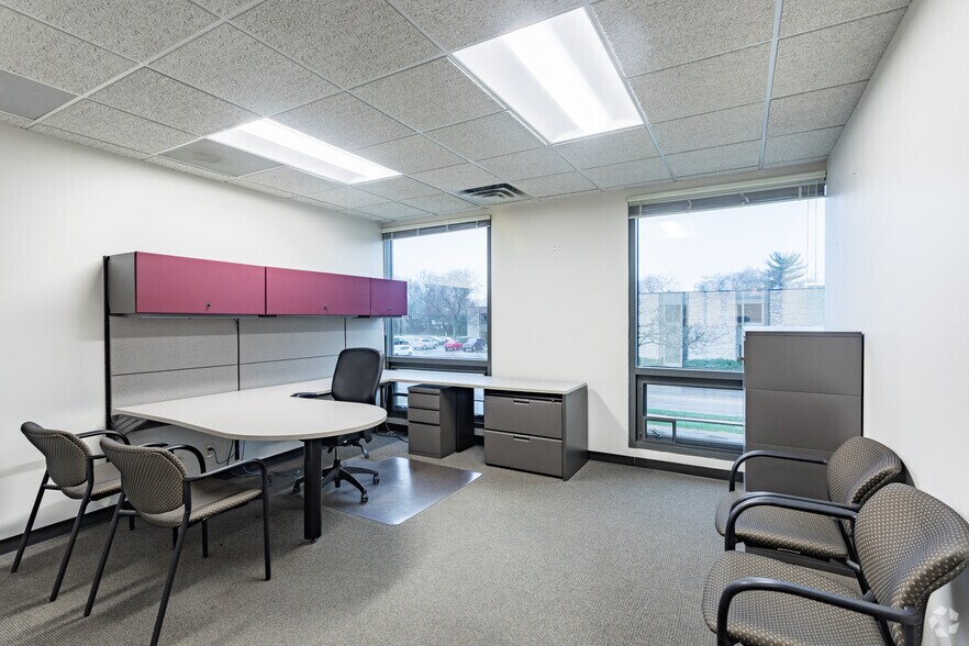 More Photos Of 625 N North Ct, Palatine Unknown For Lease