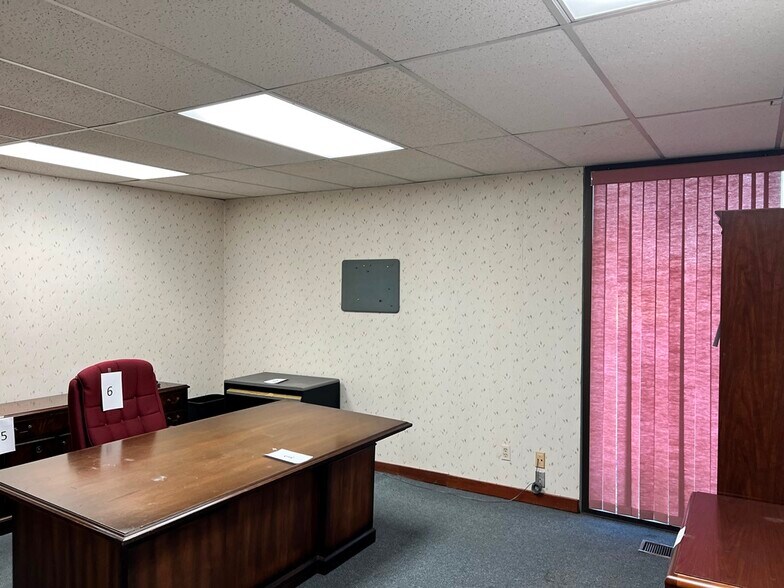 More Photos Of 5546 S 79th East Pl, Tulsa Office For Lease