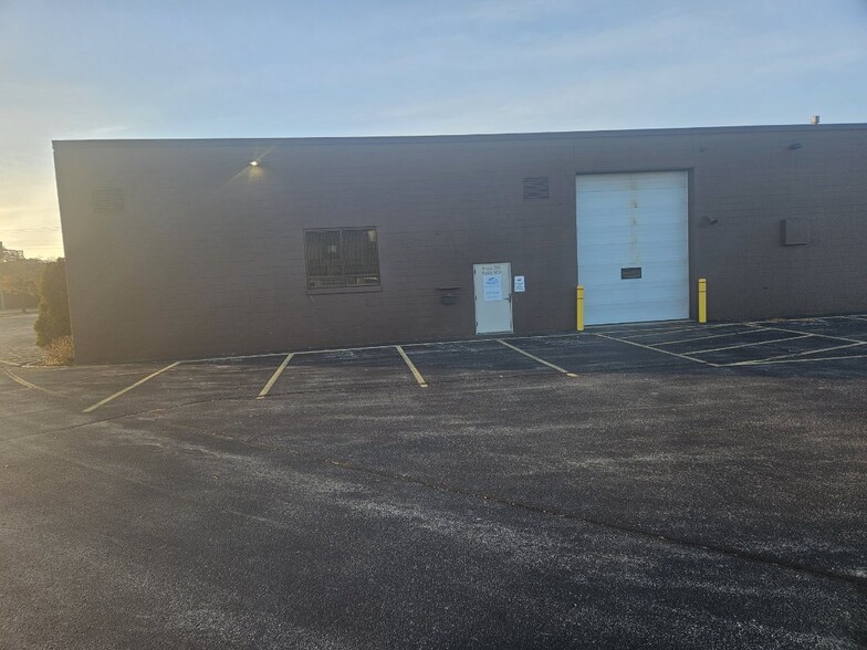 More Photos Of 3049 Ramada Way, Green Bay Flex For Lease