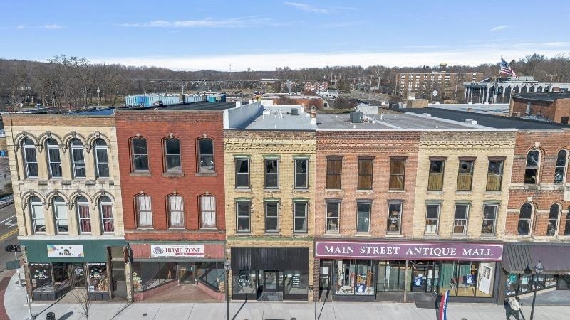 More Photos Of 105 E Main St, Niles Storefront For Sale