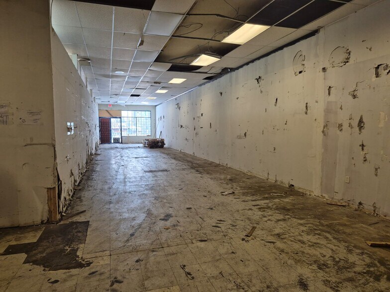 More Photos Of 10790 King George Blvd, Surrey Storefront For Lease