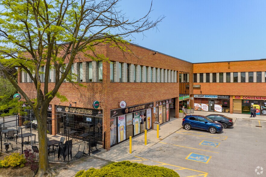 More Photos Of 284 Queen St E, Brampton Office For Lease