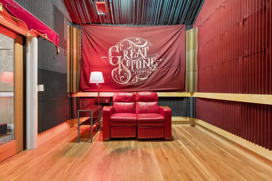 More Photos Of 825-829 27th Ave, Oakland Manufacturing For Sale