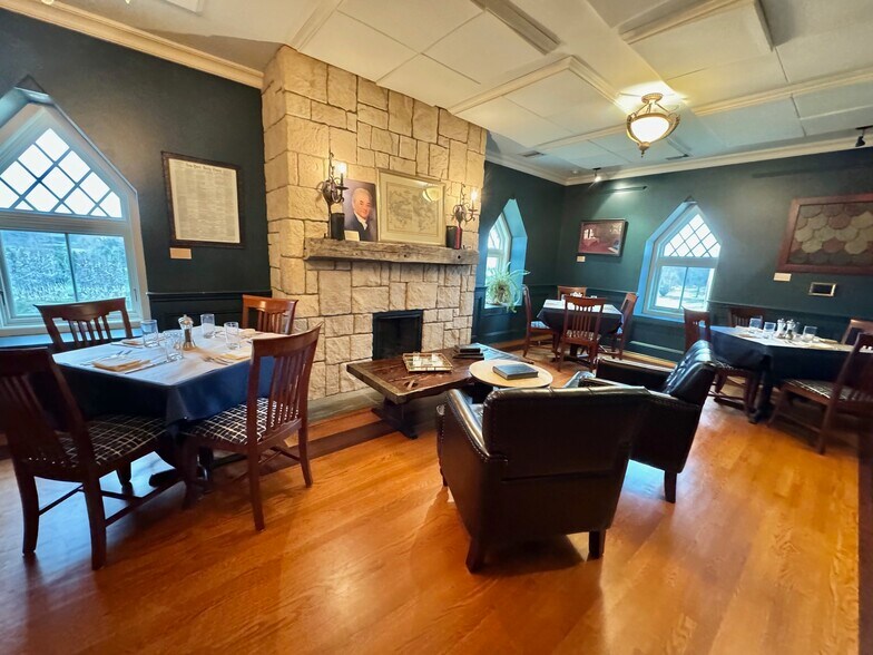More Photos Of 370 Manor Ln, Jamesport Restaurant For Sale