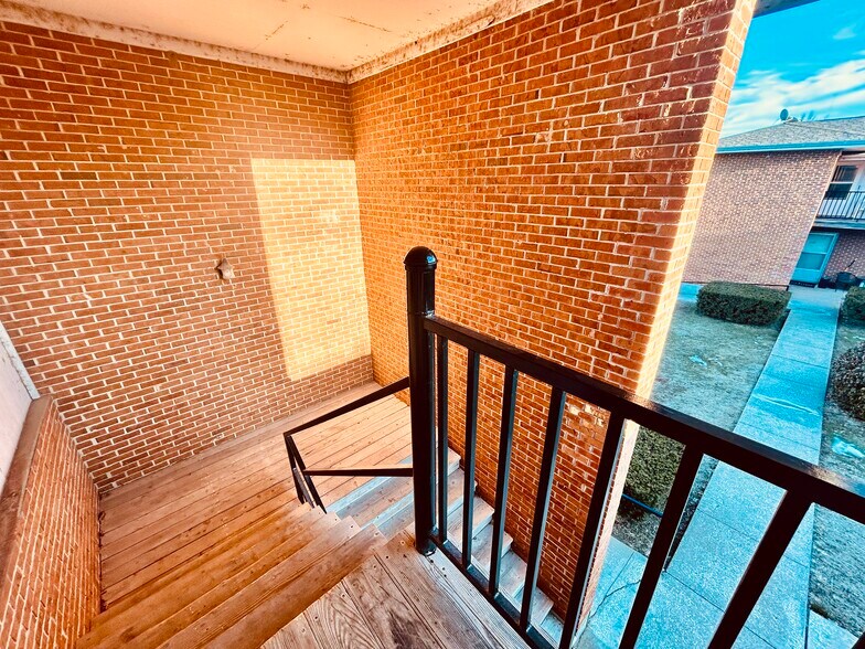 More Photos Of 207 S Main St, Louisiana Apartments For Sale