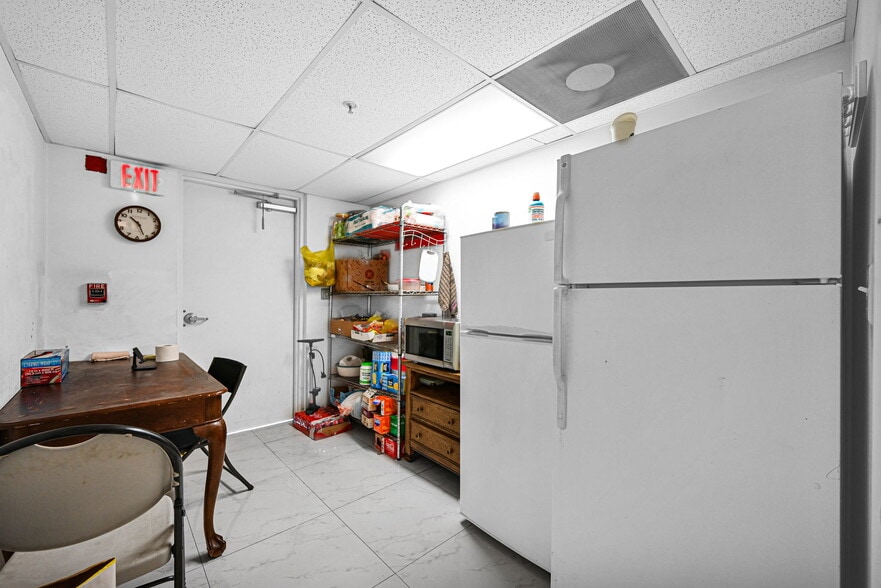 More Photos Of 2301 Wilton Dr, Wilton Manors Apartments For Sale