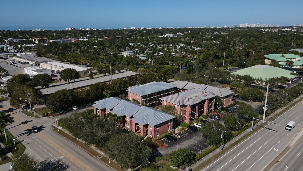 More Photos Of 501 Goodlette Rd N, Naples Office For Lease