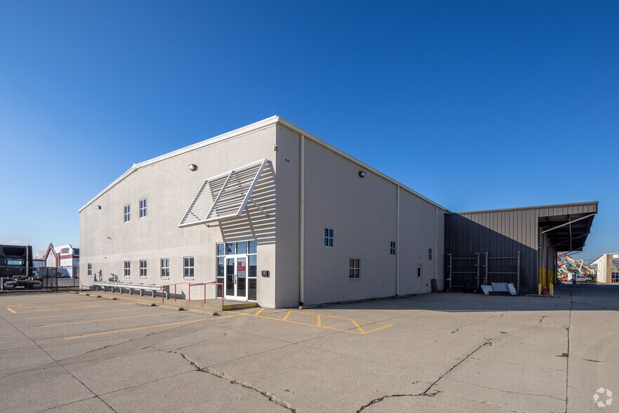 More Photos Of 4810 Crittenden Dr, Louisville Unknown For Lease