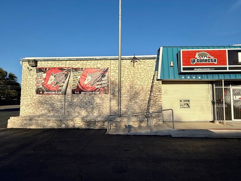More Photos Of 5607 Kenwick St, San Antonio Showroom For Lease