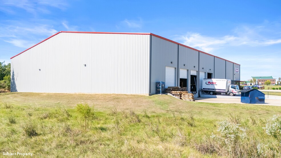 More Photos Of 205 Exchange St, West Monroe Distribution For Sale