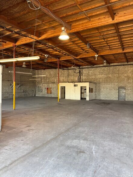 More Photos Of 16187 Yucca St, Hesperia Warehouse For Sale
