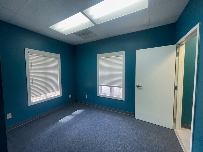 More Photos Of 78 Lynoak Cv, Jackson Medical For Sale