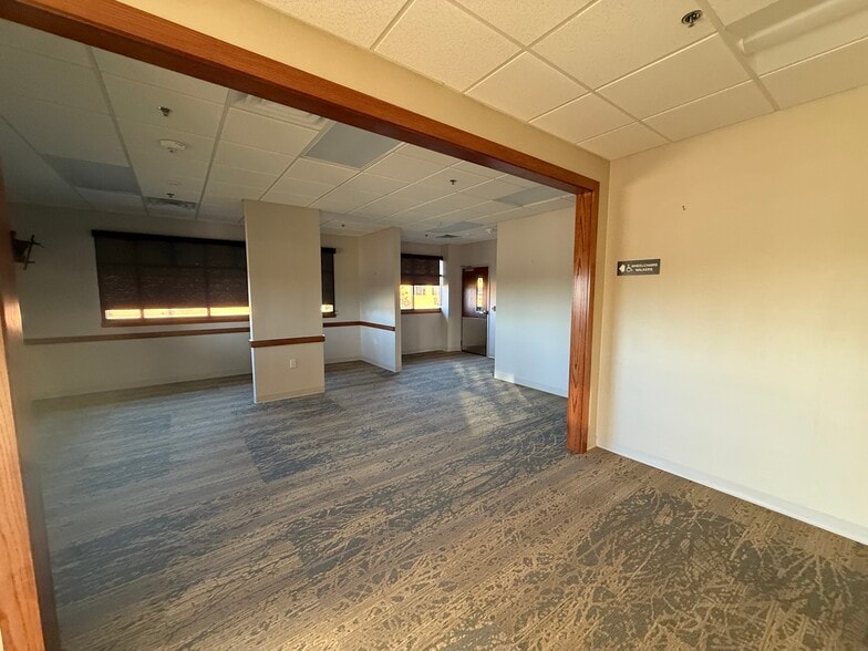 More Photos Of 3413 Golden Rd, Tyler Medical For Lease