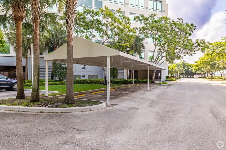 More Photos Of 1250 S Pine Island Rd, Plantation Office For Lease