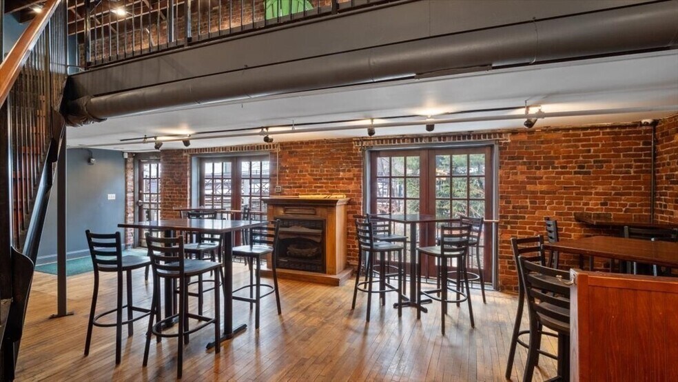 More Photos Of 35 Main St, Amesbury Storefront Retail Office For Sale