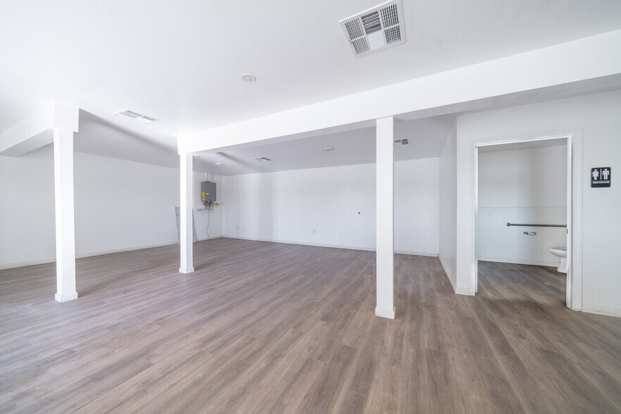 More Photos Of 44300 Division St, Lancaster Office For Lease