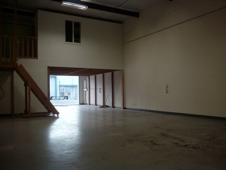 More Photos Of 2297-2317 American Ave, Hayward Warehouse For Sale