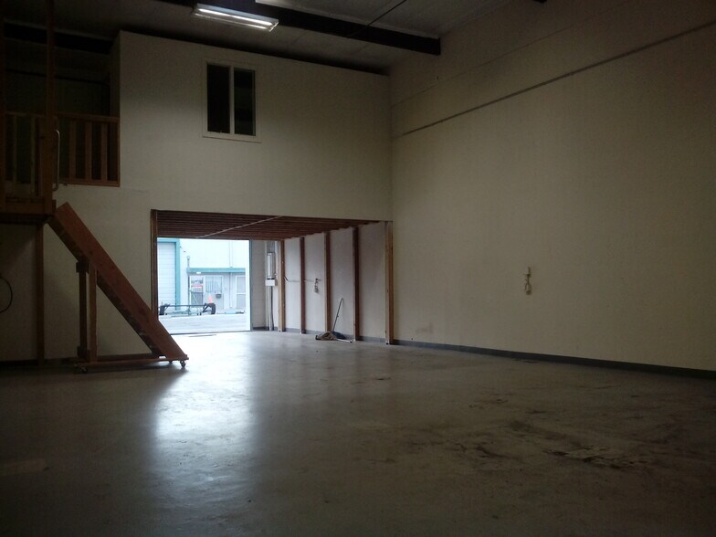 More Photos Of 2297-2317 American Ave, Hayward Warehouse For Sale