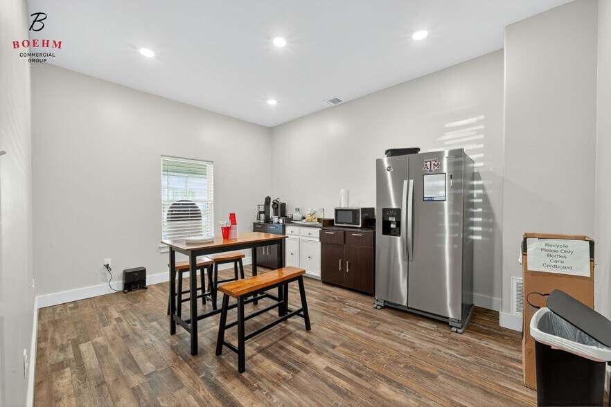 More Photos Of 32840 IH-10 W, Boerne Office For Lease