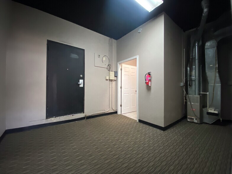 More Photos Of 214-216 E Main Ave, Bismarck Storefront Retail Office For Lease