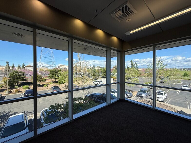 More Photos Of 990 Reserve Dr, Roseville Office For Sale
