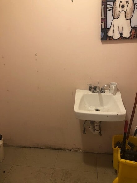 More Photos Of 6103 Strickland Ave, Brooklyn Warehouse For Lease