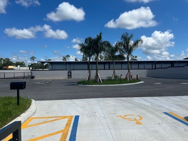 More Photos Of 2750 N Tamiami Trl, North Fort Myers Light Manufacturing For Lease