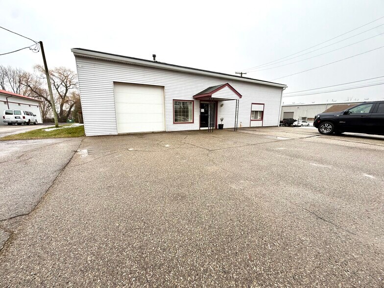 Primary Photo Of 33850 Armada Ridge Rd, Richmond Warehouse For Lease