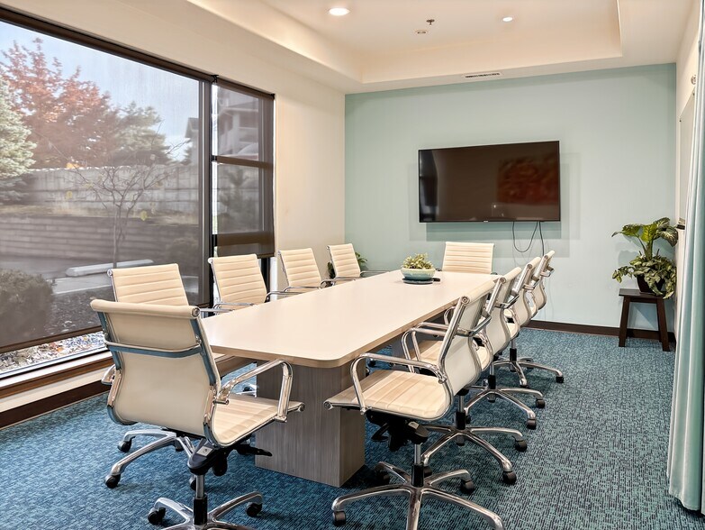 More Photos Of 8350 W Grandridge Blvd, Kennewick Coworking Space