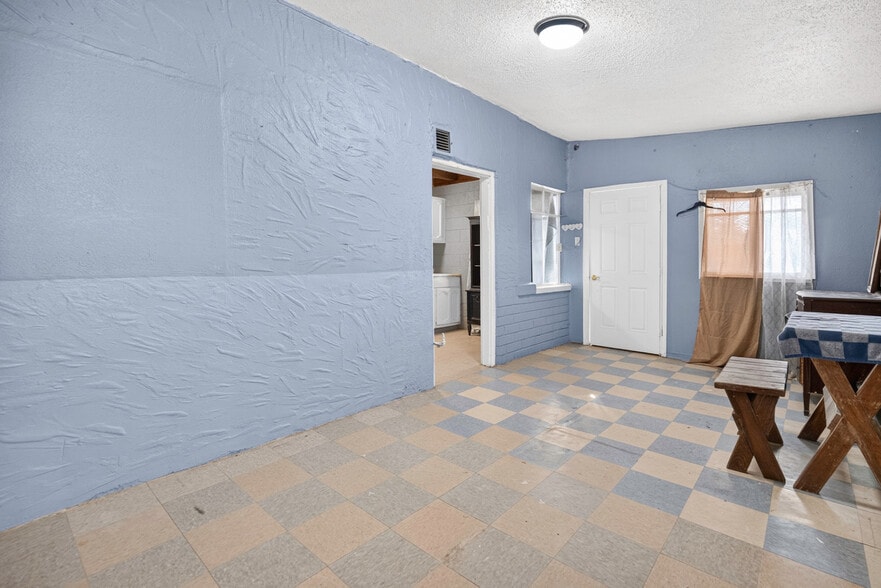 More Photos Of 611 W Main St, Fabens Apartments For Sale