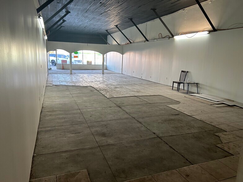 More Photos Of 113 N Main St, Coalgate Storefront Retail Office For Sale