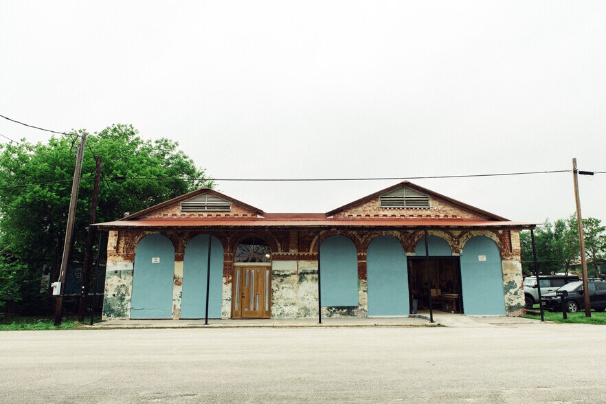 More Photos Of 75 Main St, Maxwell Warehouse For Lease