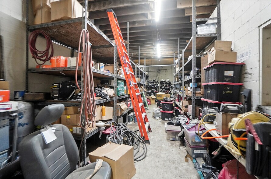 More Photos Of 603 S Broadway St, Dayton Warehouse For Sale