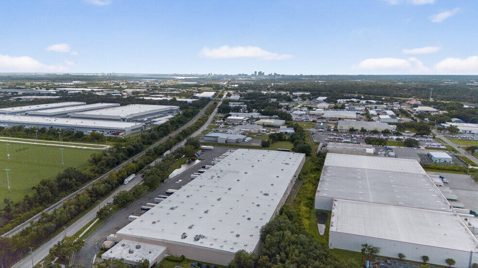 More Photos Of 3102 Queen Palm Dr, Tampa Warehouse For Lease