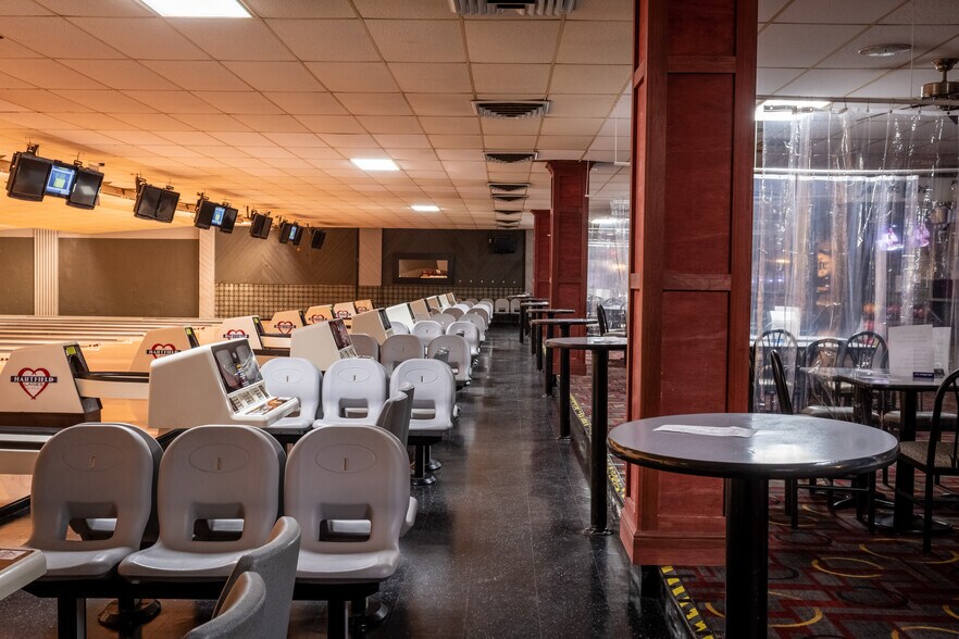 More Photos Of 3490 12 Mile Rd, Berkley Bowling Alley For Sale