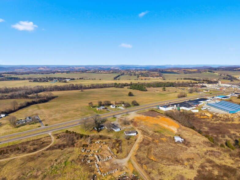 More Photos Of 803 E Broadway Blvd, Jefferson City Warehouse For Sale
