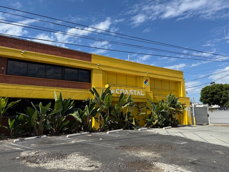 More Photos Of 2435 Military Ave, Los Angeles Office For Lease