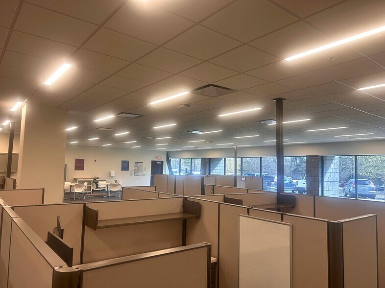 More Photos Of 1 Quality Way, Fletcher Warehouse For Lease