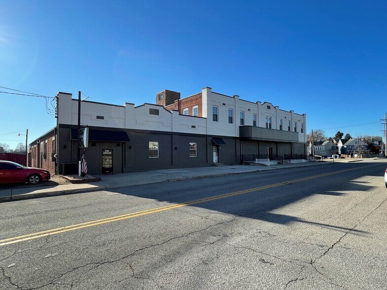 More Photos Of 130 W 3rd St, Waynesboro Light Distribution For Lease